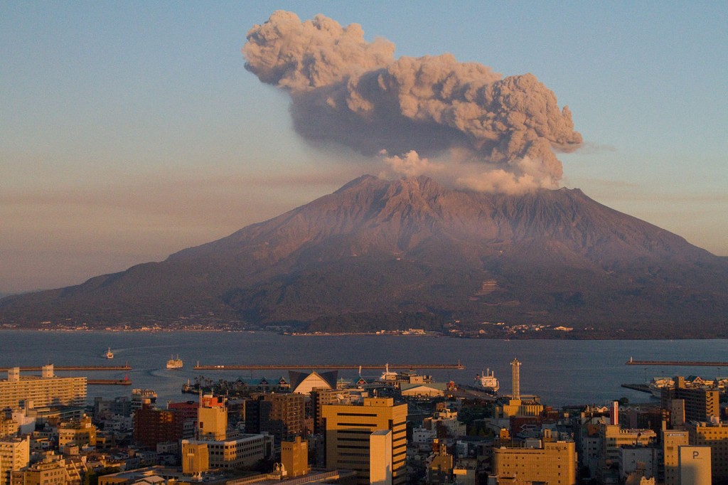 The lava connected the island to the mainland - Sakurajima