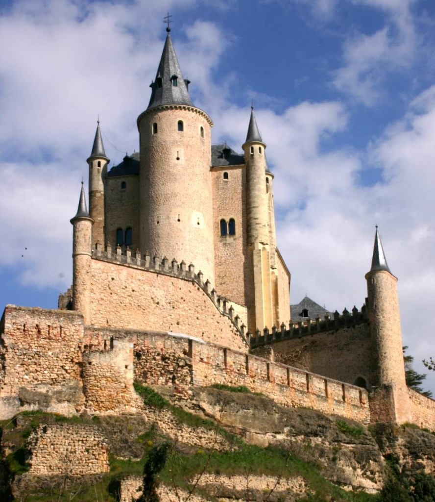 10 Most Beautiful Castles In The World: Alcazar Castle