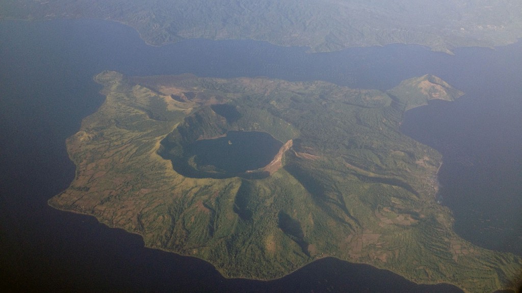 10 Most Active Volcanoes In The World: Taal Volcano 