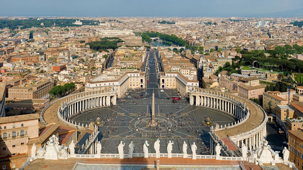 Most Famous City Squares: Saint Peter's Square, Vatican City (source: wiki)