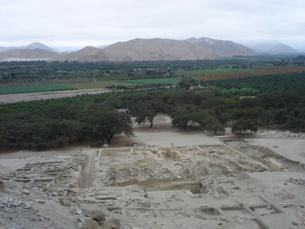 Oldest Buildings In The World: Sechin Bajo, Peru (source: wiki)