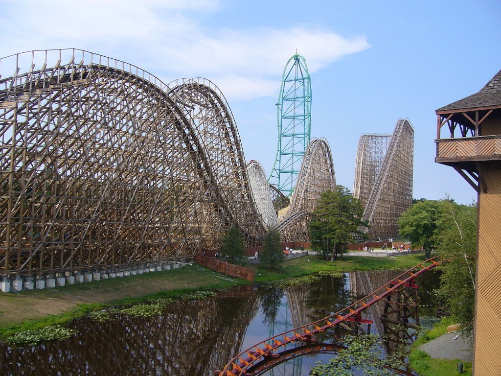 El Toro - The fastest wooden roller coaster in the world