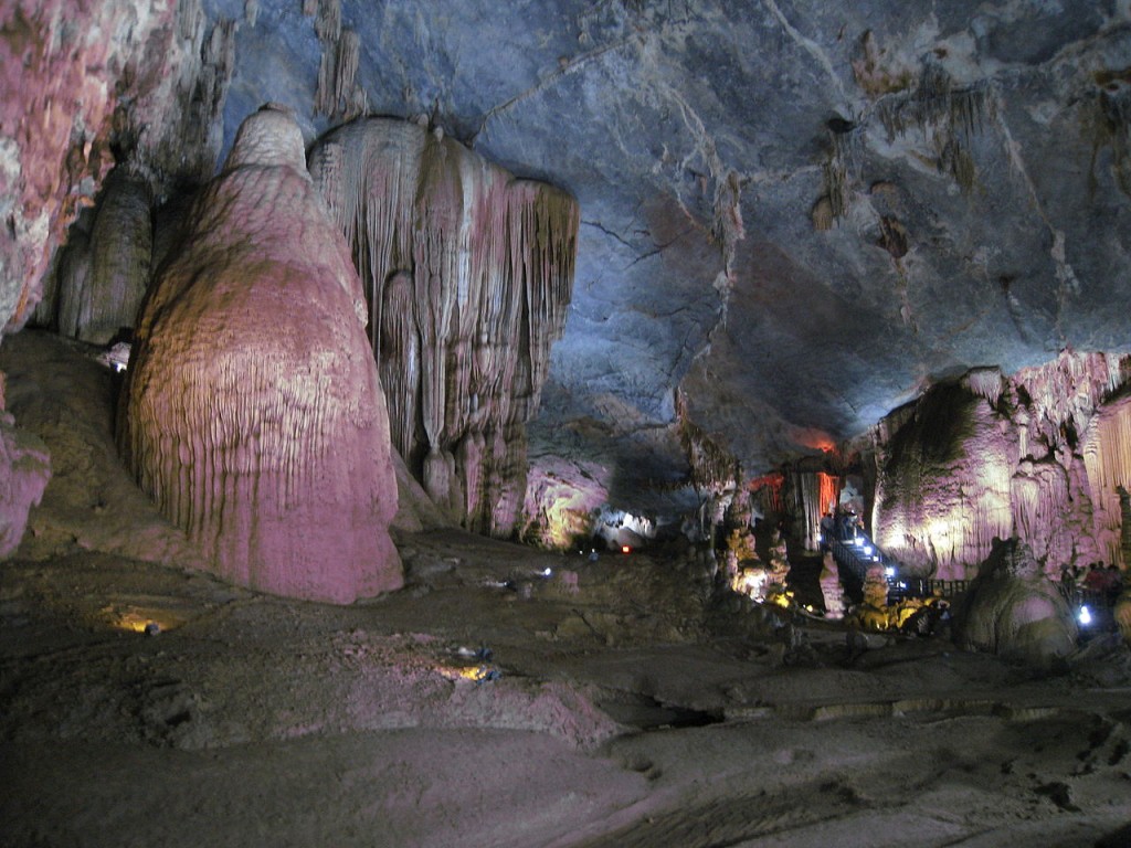 10 Most Incredible Caves In The World: Phong Nha Cave 