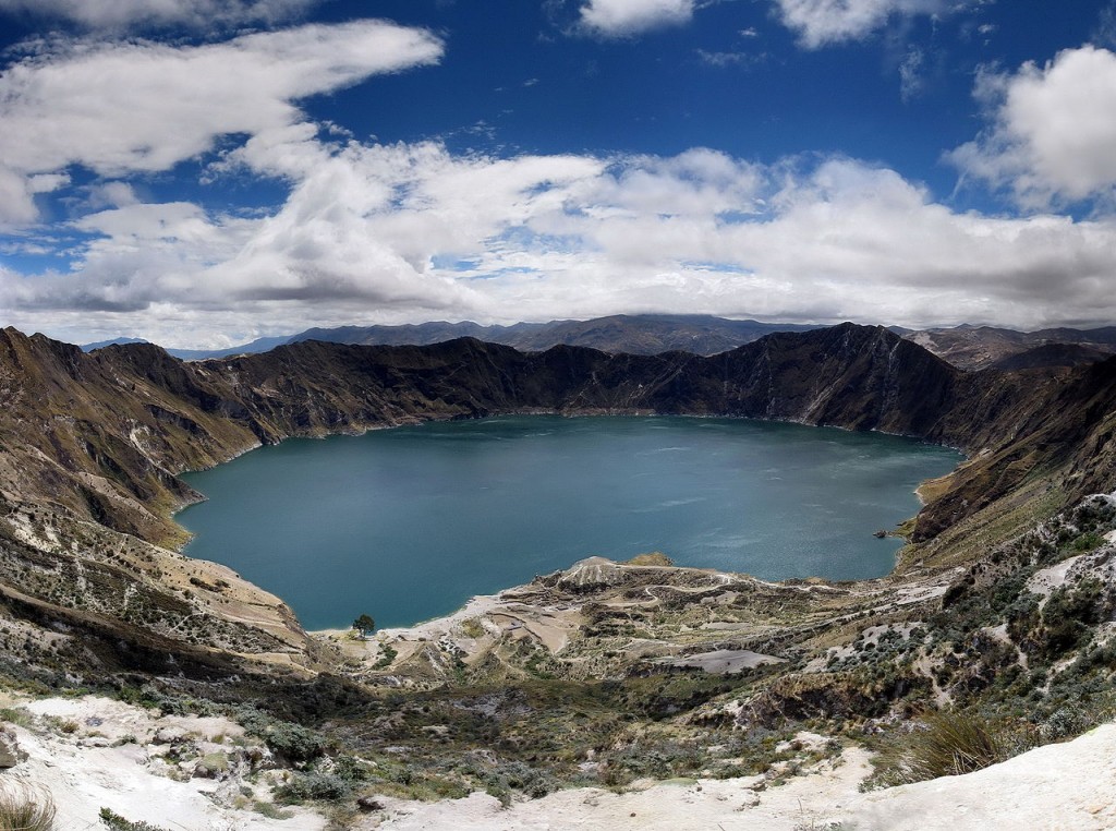10 Most Beautiful Crater Lakes In The World: Quilotoa, Ecuador