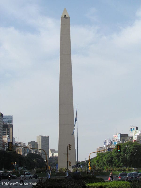 Obelisks From Around The World: Obelisco de Buenos Aires, Buenos Aires